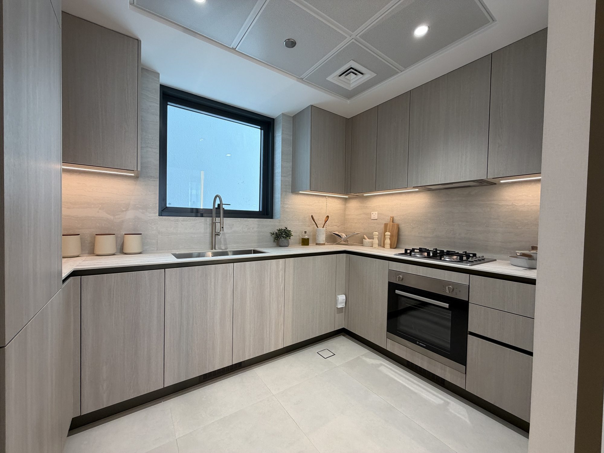 3 Bedroom Apartment for Sale in Arjan | Closed Kitchen | Bosch Appliances | Ashley Hills photo 5